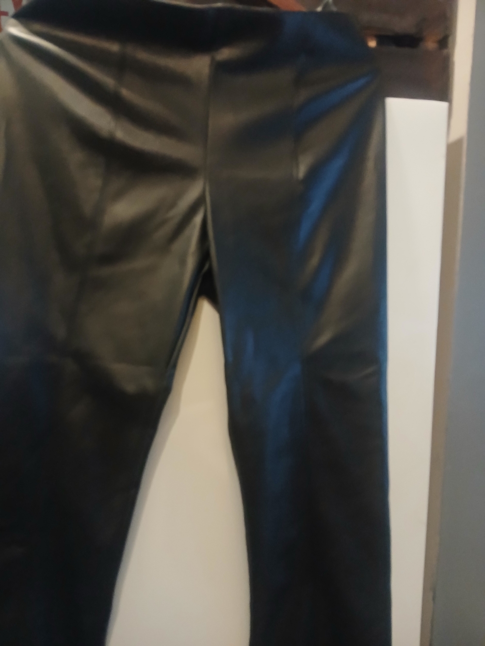 Women Ellie Tahari  Black Faux Leather Pants